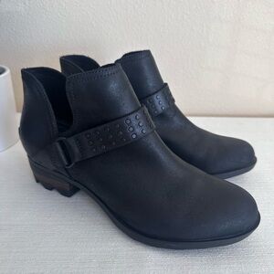 SOREL Black Leather Studded Strap Ankle Booties Women’s 9